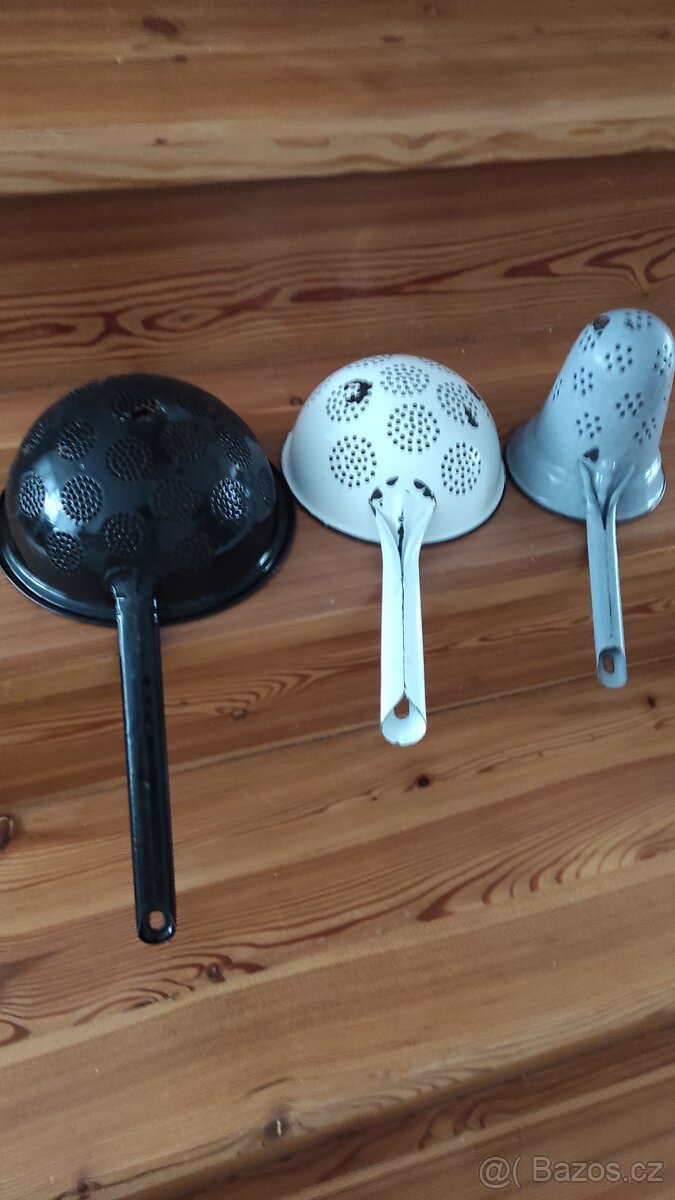 Smaltované cedníky - 4