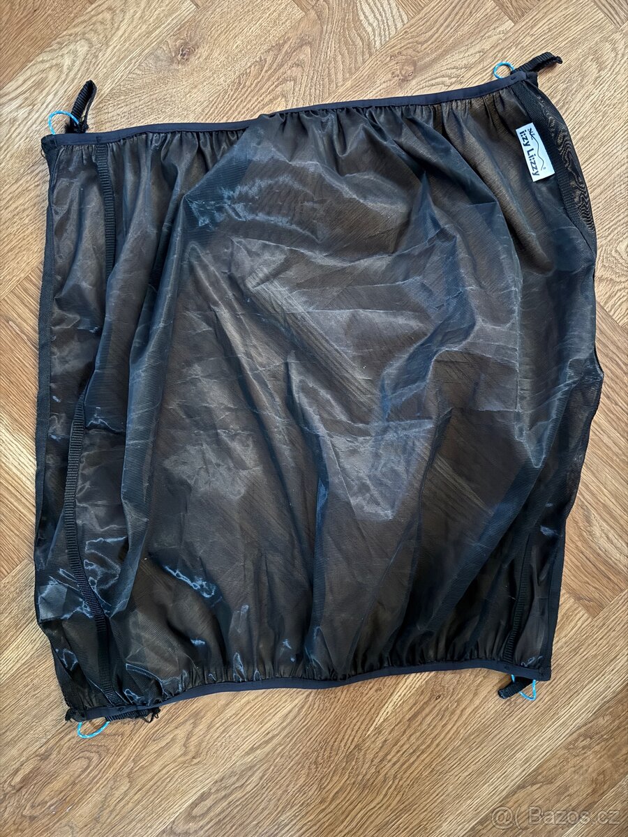 Protiprachová síťka na Thule Chariot 2 - 4