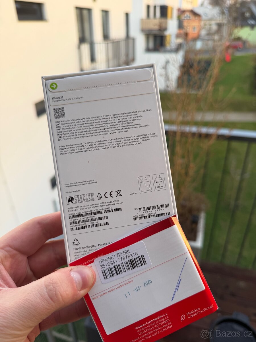 IPhone 17, 256Gb / modrý X černý - 4