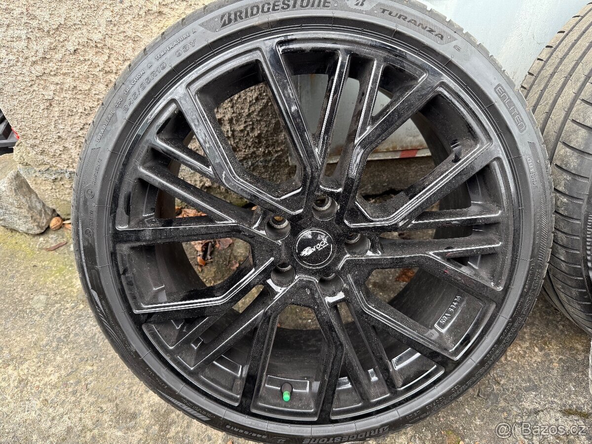 5x112 r19 245/35 r19 - 4