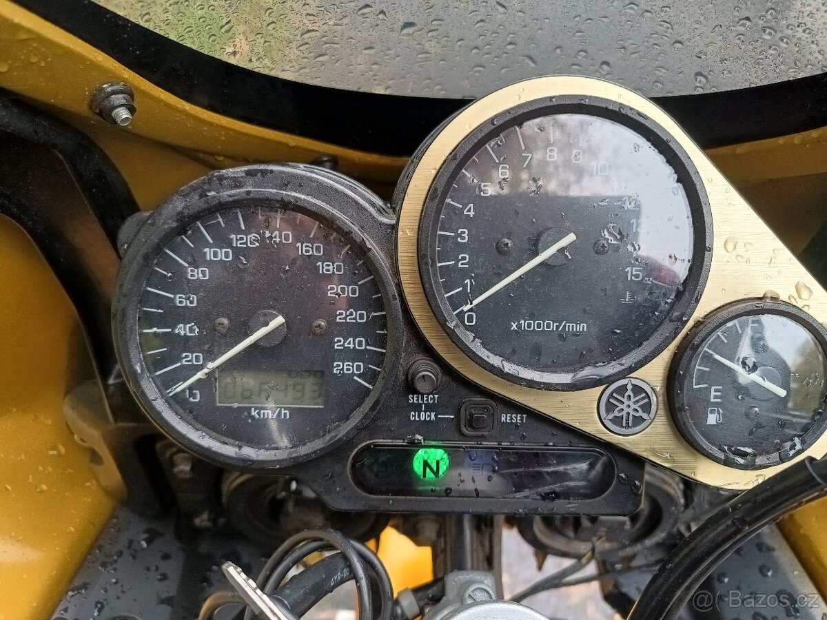 Yamaha FZS 600 Fazer - 4