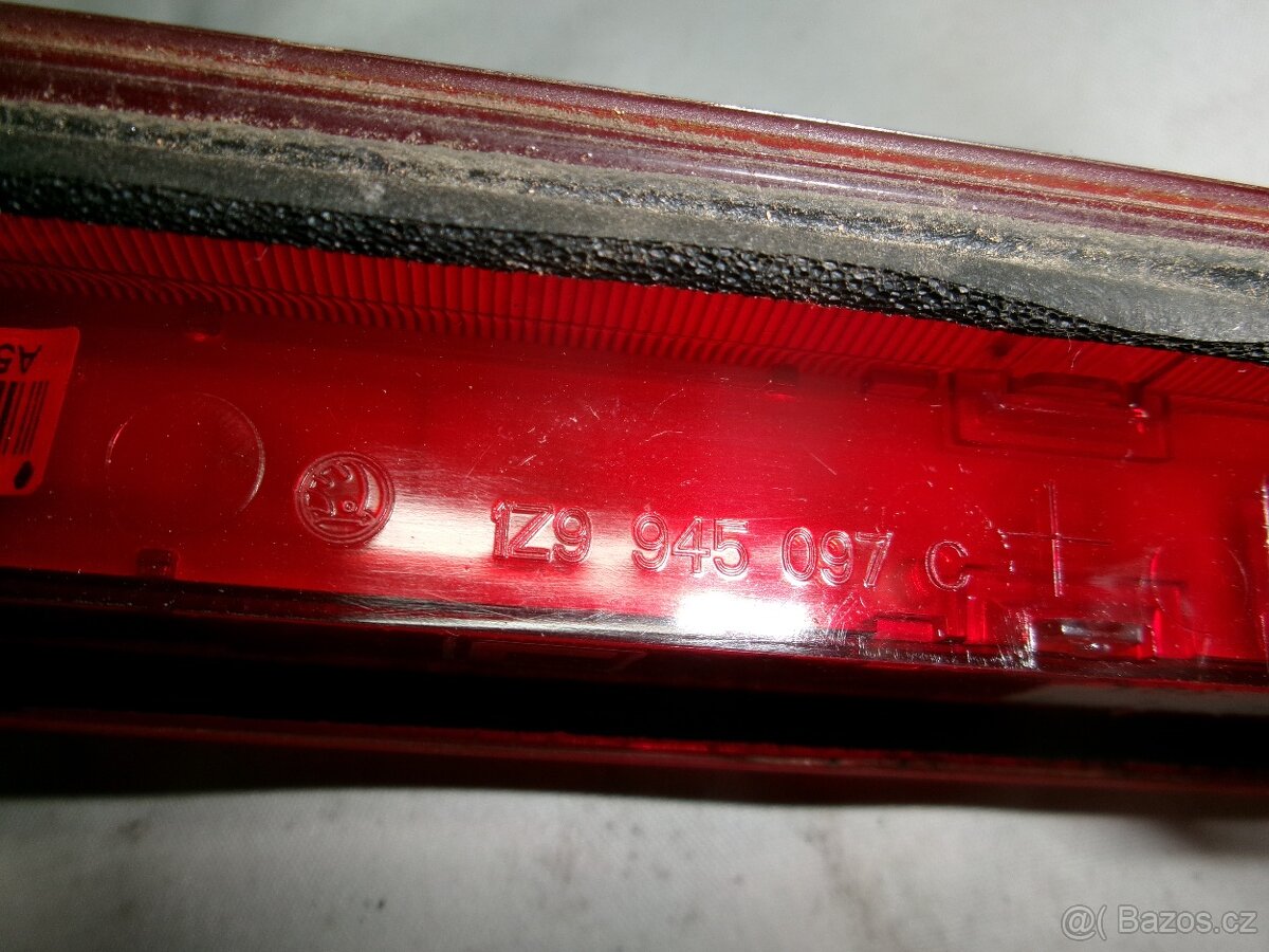 Octavia 2 kombi třetí brzdové světlo - 4