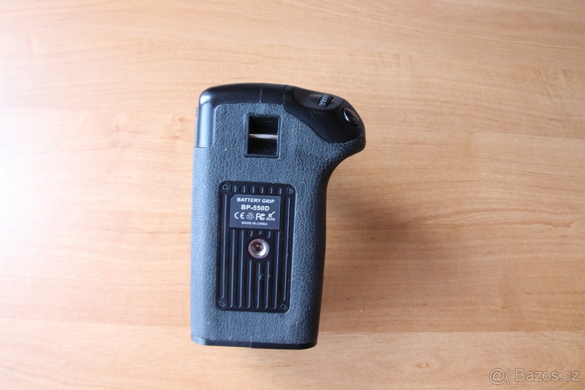 Canon bateriový grip BP-550D /600D /650D /700D - 4