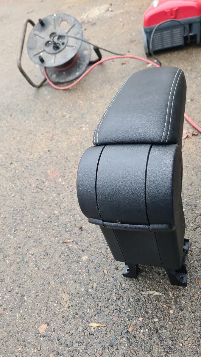 Škoda Rapid loketní opěrka origo - 4