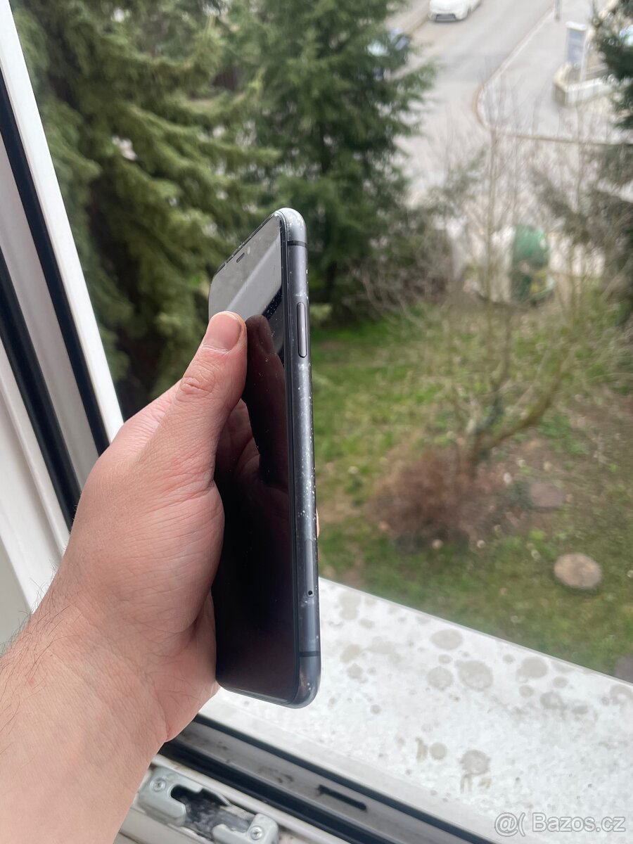 iPhone 11 64 GB SPACE GREY - 4