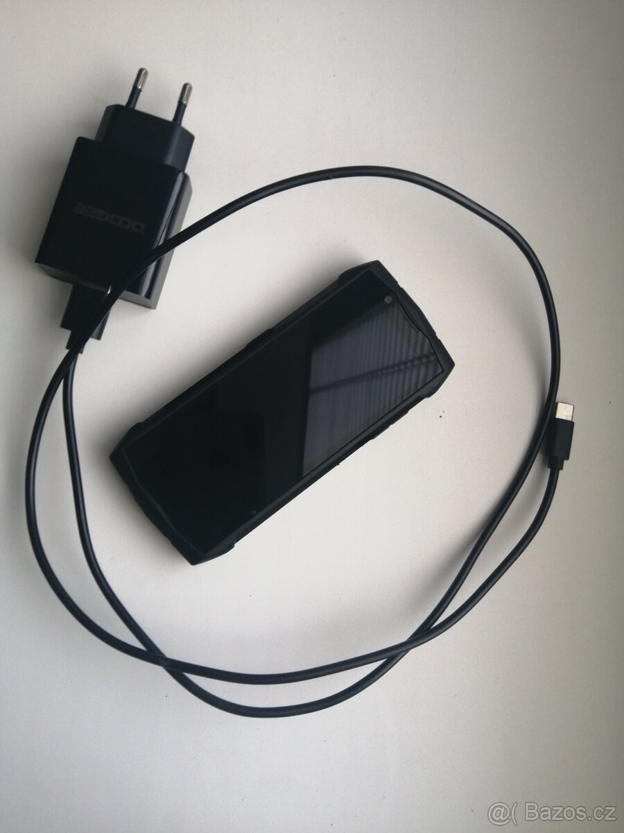 Mobilní telefon DOOGEE S mini - 4