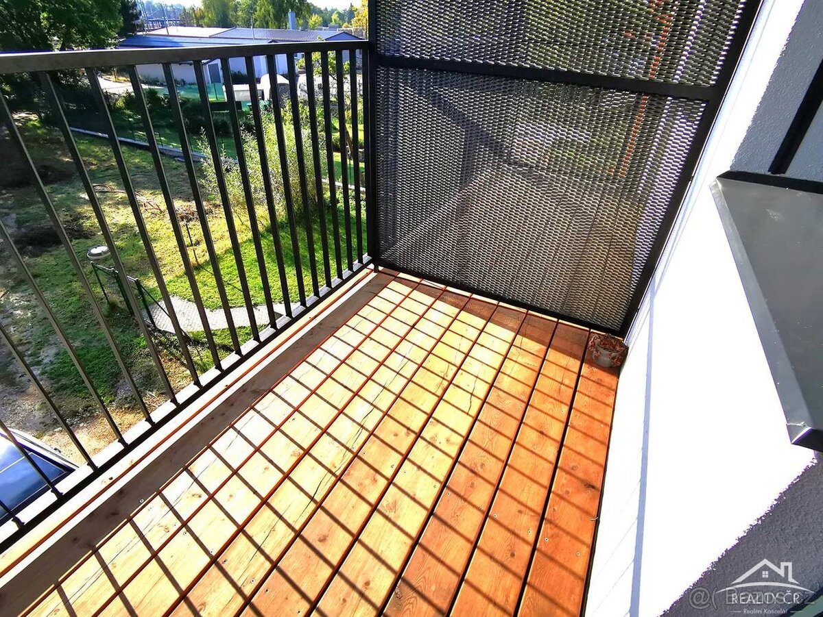 Novostavba domu s osmi byty a parkováním - 4