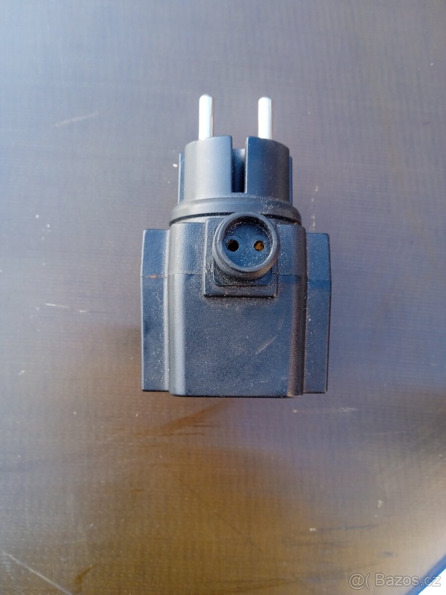 Prodám plastovou krabičku s tlačítky a stykačem na 230V - 4