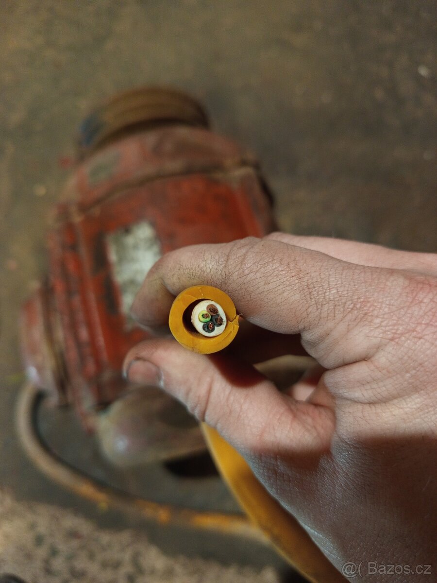 Starý elektromotor Škoda - 4