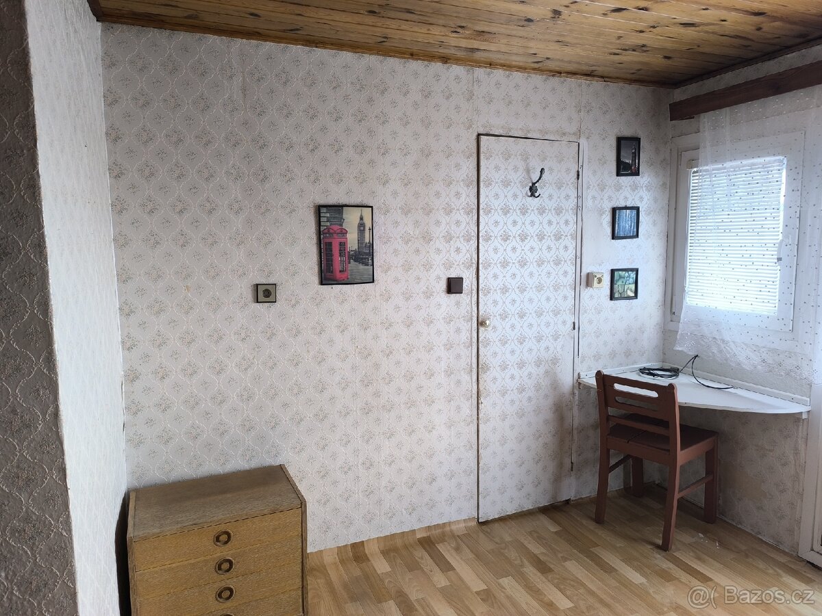 Pronájem podkrovního bytů 2+1 - 4