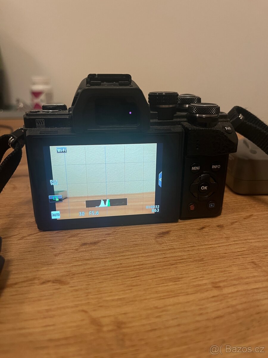 Olympus OM-D E-M10 Mark II + 14-42mm - 4