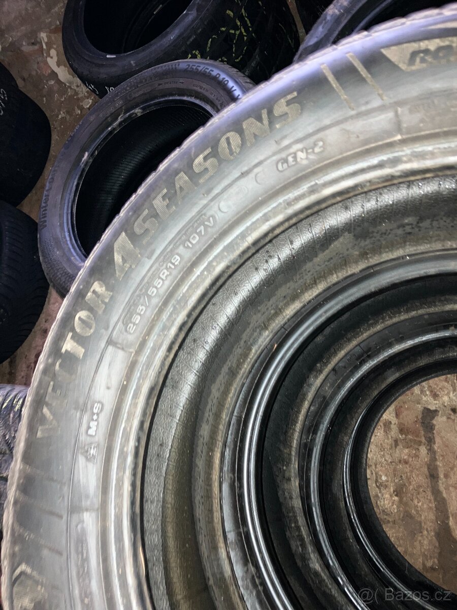 Sada celoroční GOODYEAR 4 SEASONS 255/55R19 - 4