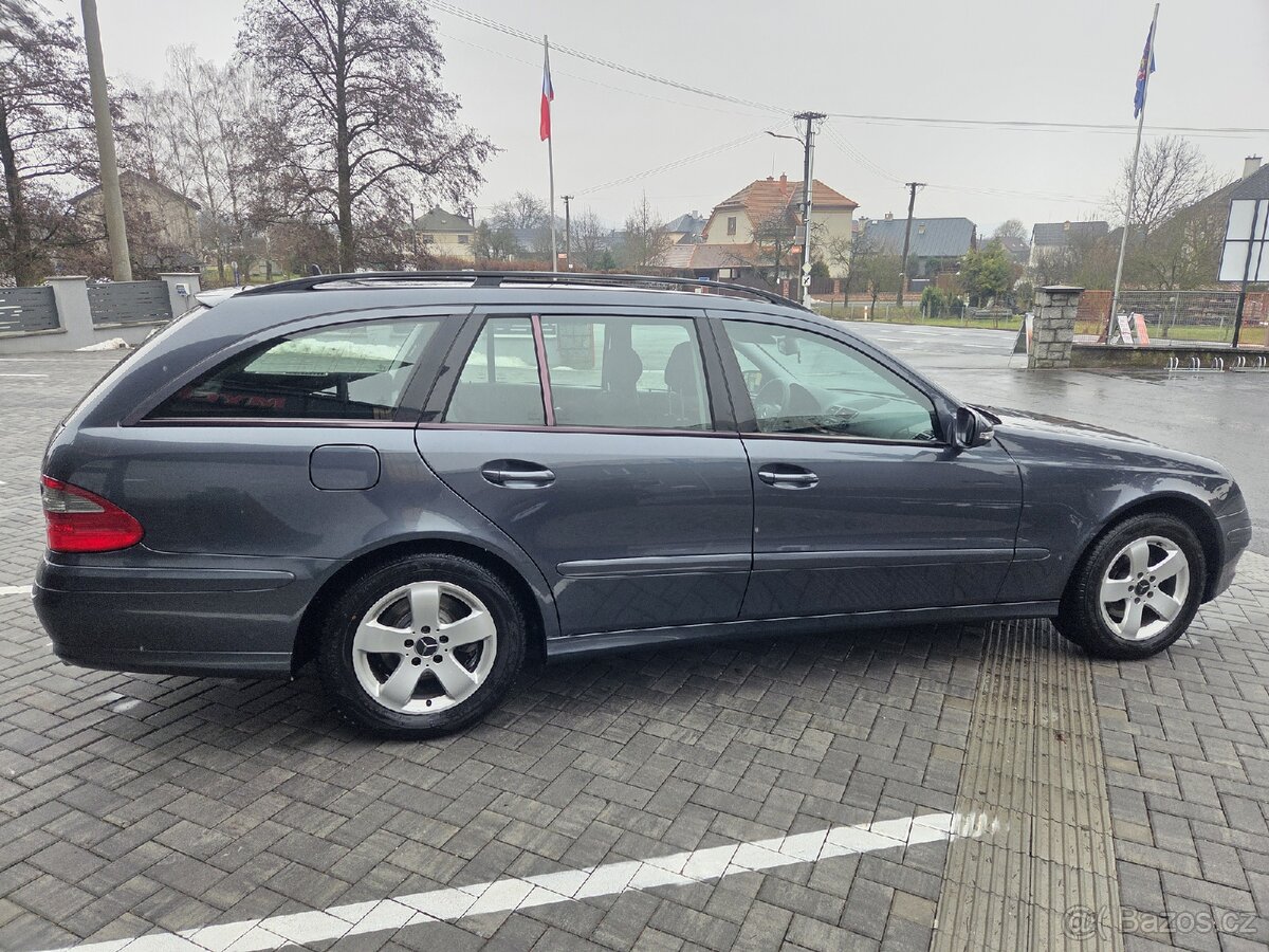 Mercedes Benz třída E280 cdi 4MATIC rok 2008 - 4