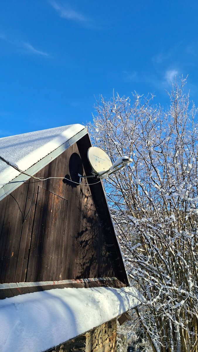 Satelitní internet Tooway: parabola, kabel ~30 m, modem - 4