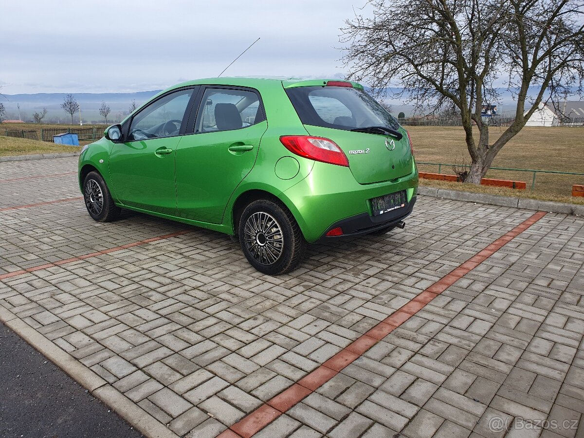 Mazda 2. 1.3i nová stk - 4