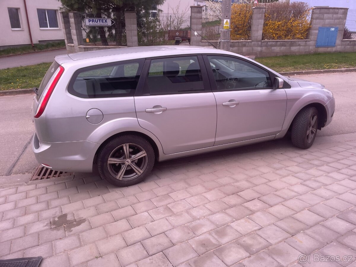 Ford Focus 1.6 benzín 74kW - 4