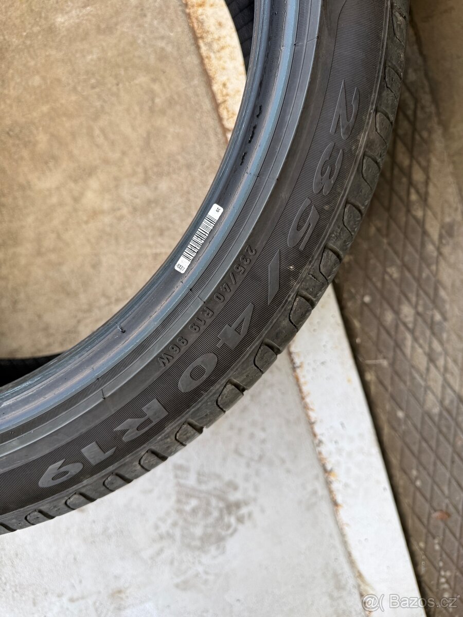 235/40 R19 Pirelli - 4