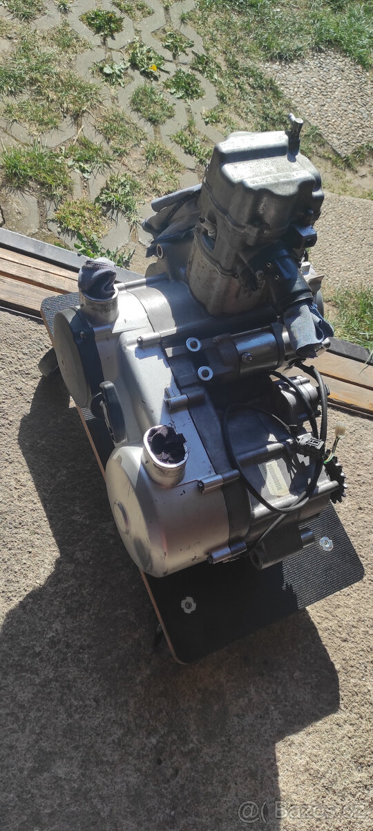 Motor Access Tomahawk 300 - 4