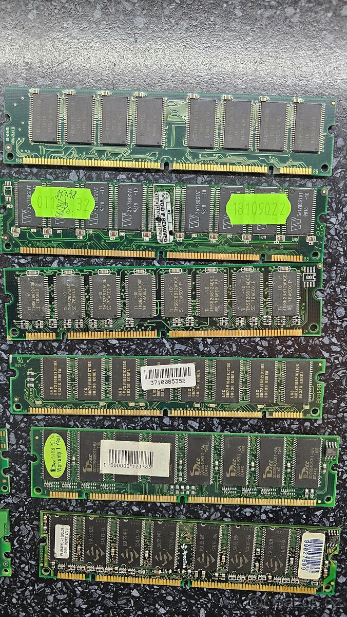 RAM moduly DDR, DDR2 - 4