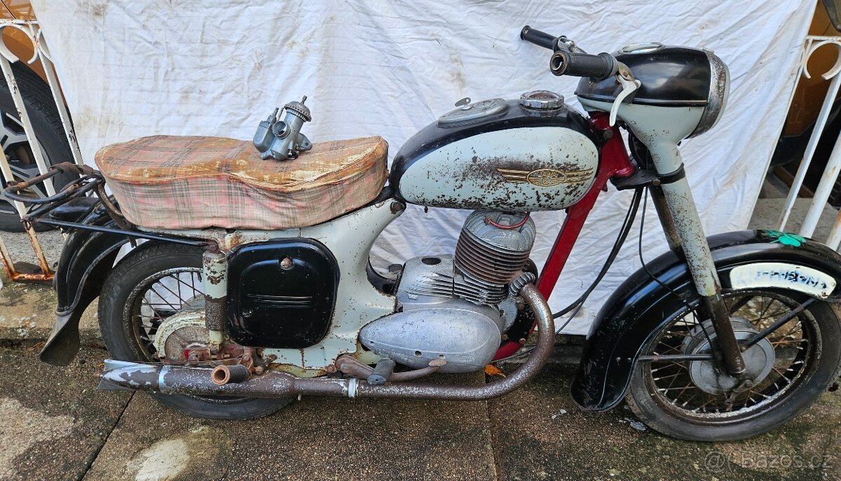 Jawa 250 Ambassador - 4