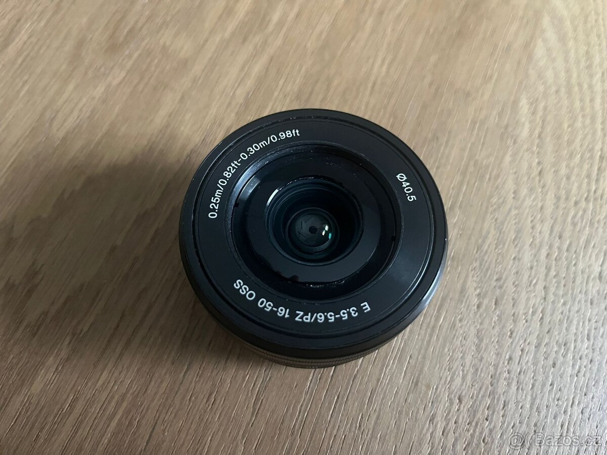 Bezzrcadlovka Sony Alpha A6000 s dvěma objektivy a brašnou - 4