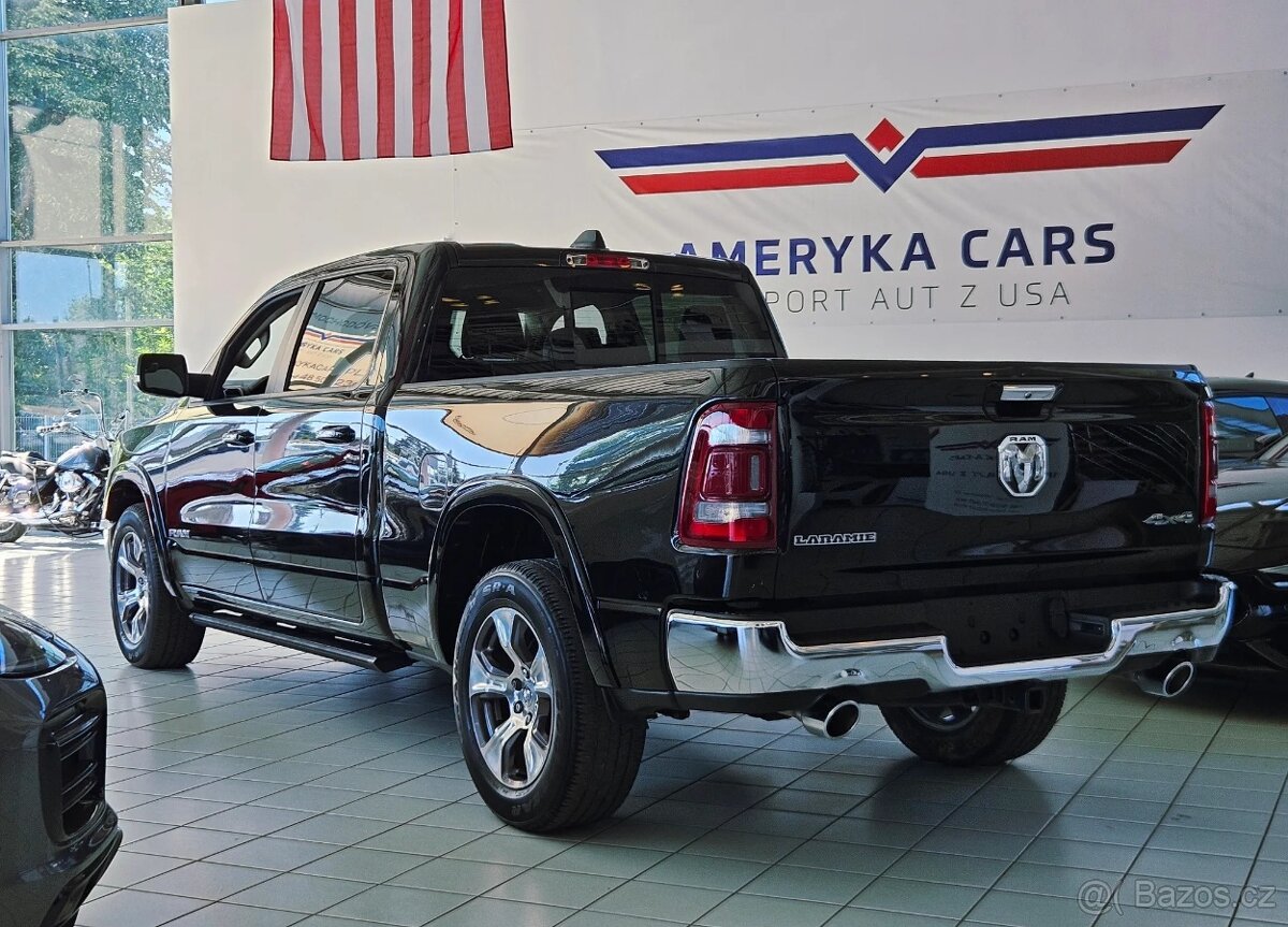 RAM 1500 5.7 Crew Cab Laramie