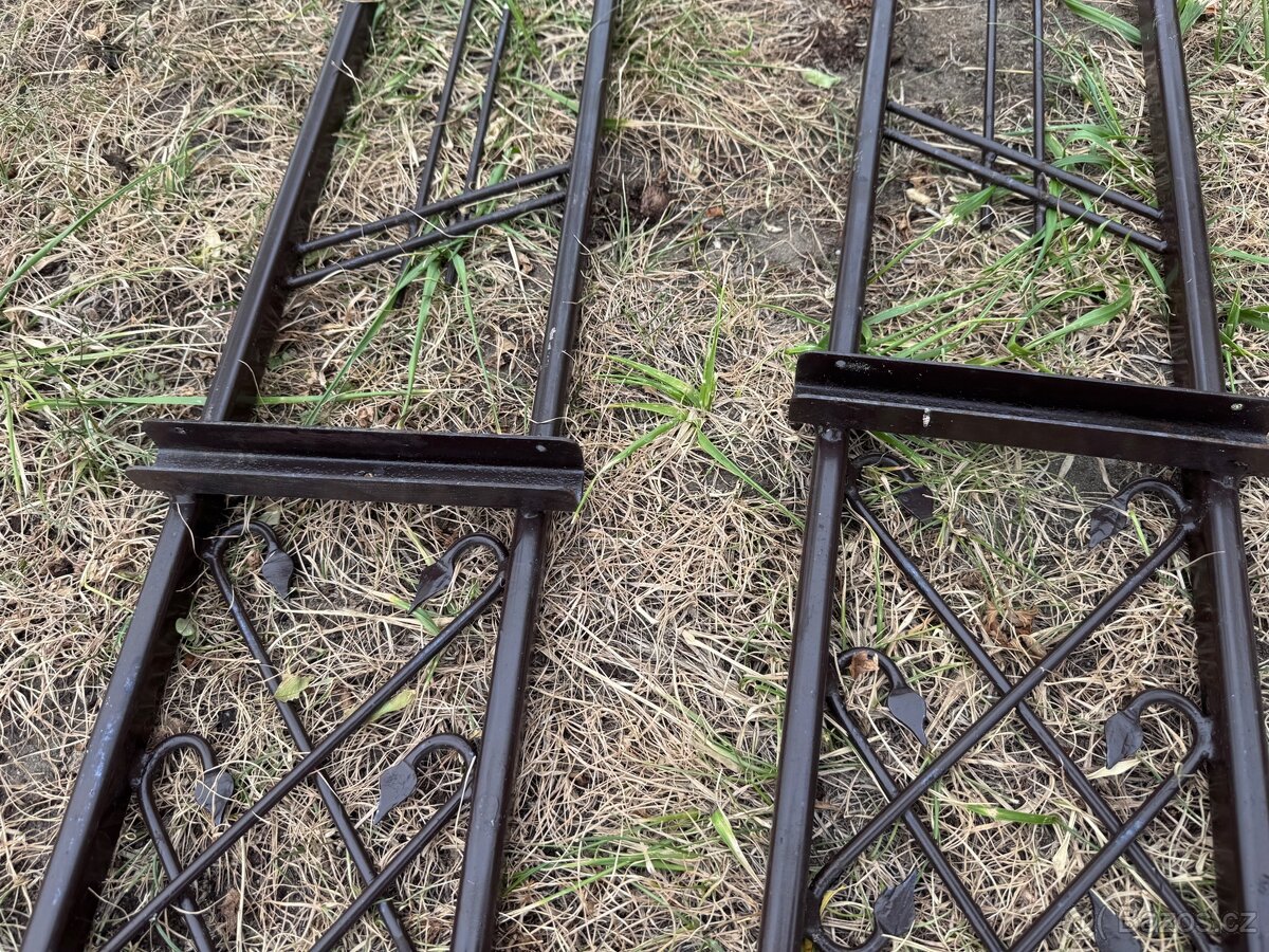 RETRO POLICOVÝ STOJAN. - 4