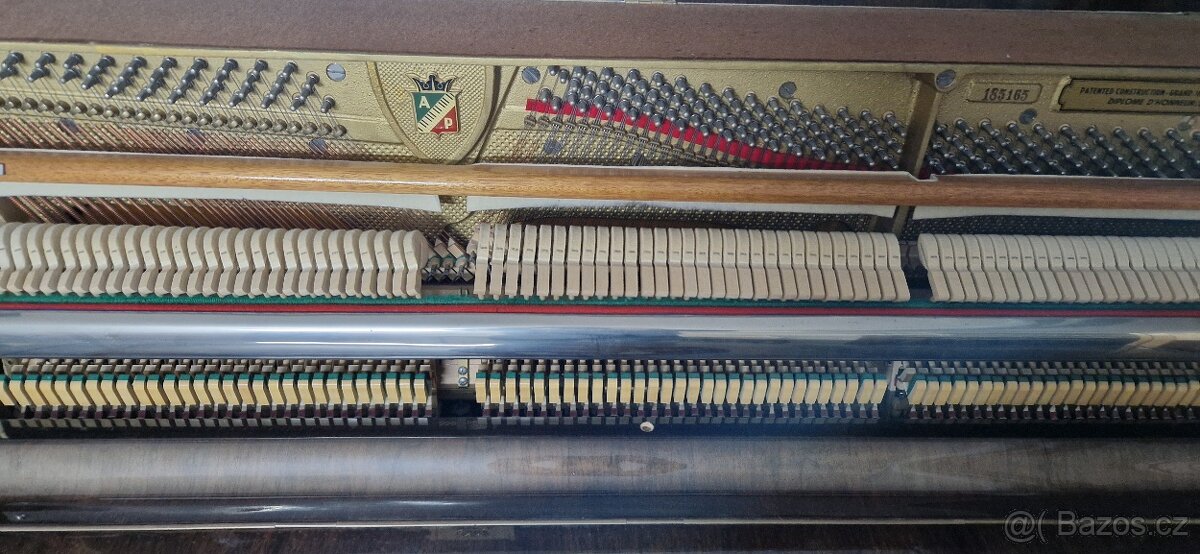 Piano Petrof 118 chippendale - 4