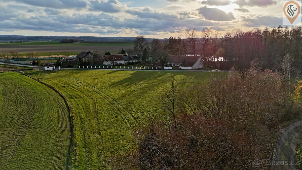 Atraktivní stavební parcela 838 m² v nové zástavbě obce Vese - 4