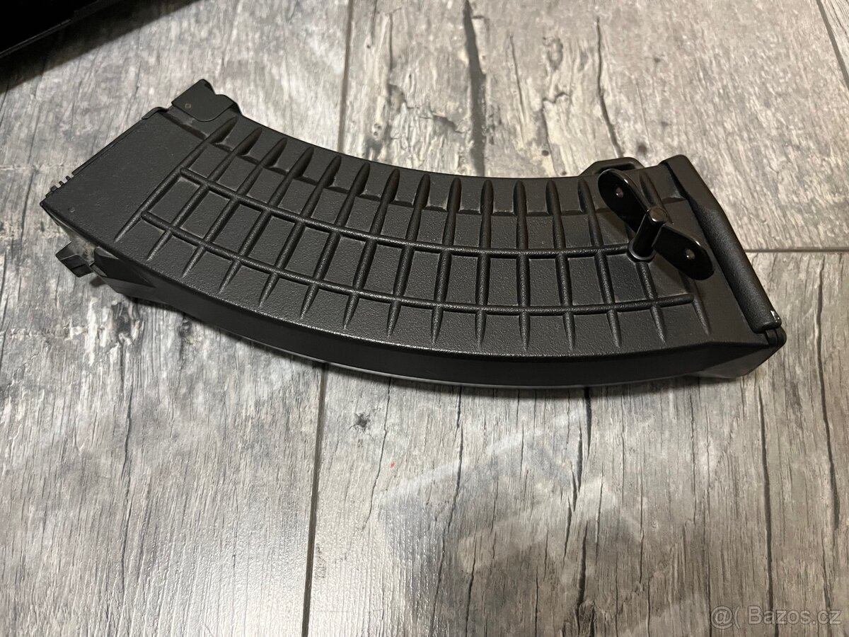 Realistická elektrická airsoftka - 4