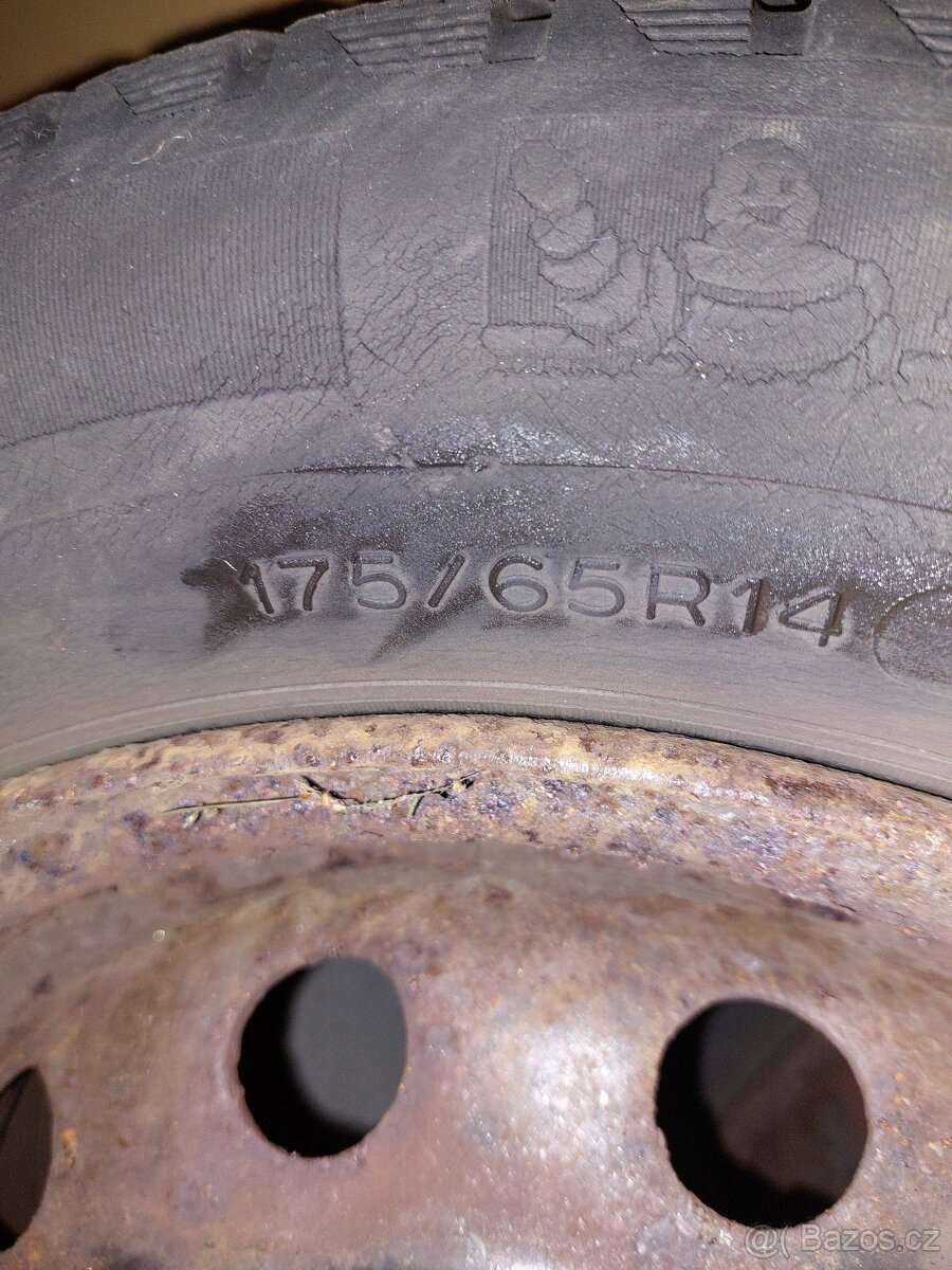 4× zimní 175/65 R14 Michelin + plechy - 4