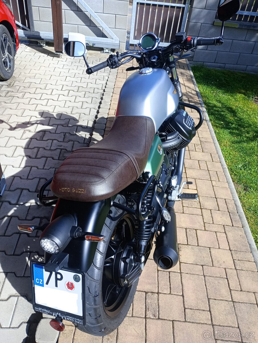 Moto Guzzi V 7 Stone Centenario - 4