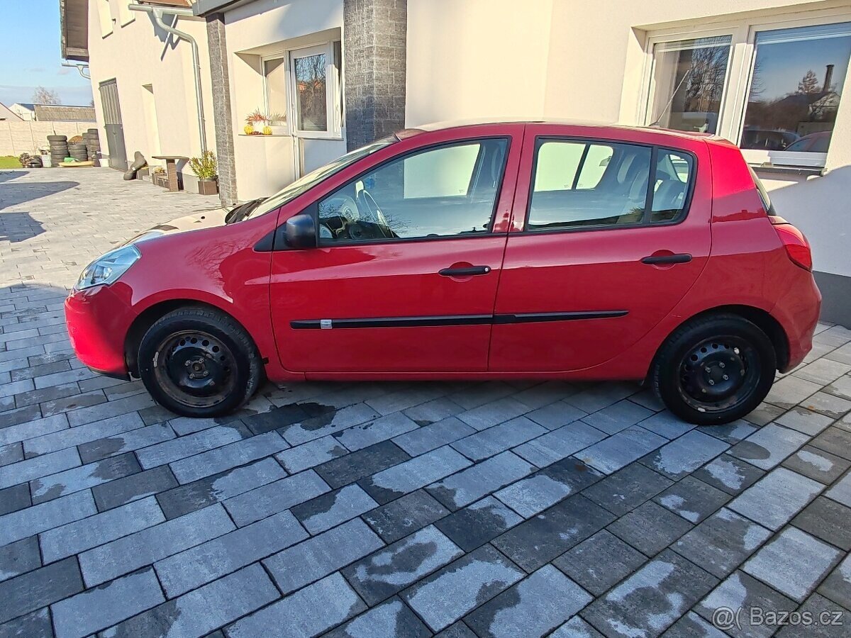 Renault Clio 1.2i 48kW 12/2009 - 4