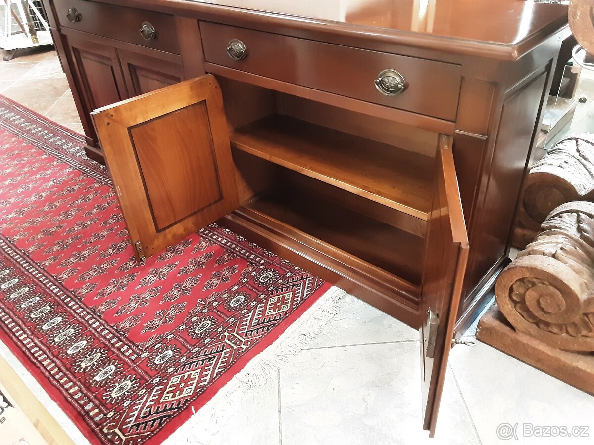 Celomasivni komoda - ořech - 4