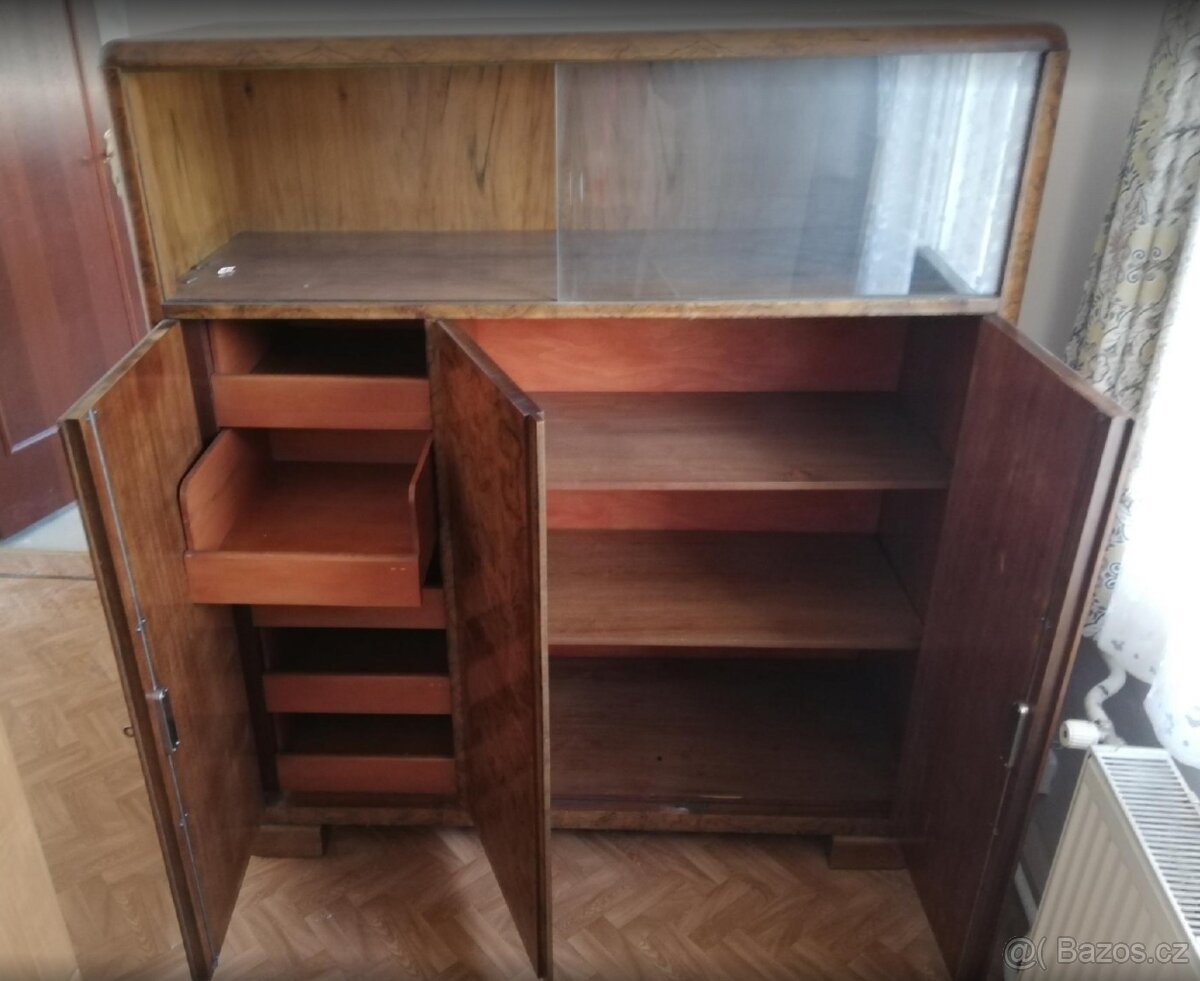 prodám skříně (starožitné) - 4