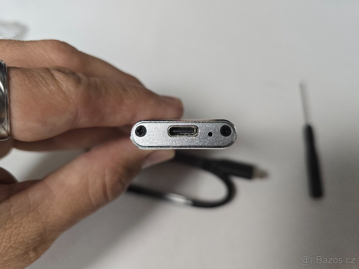 USB adaptér pro M.2 NVME SSD šedý nový - 4