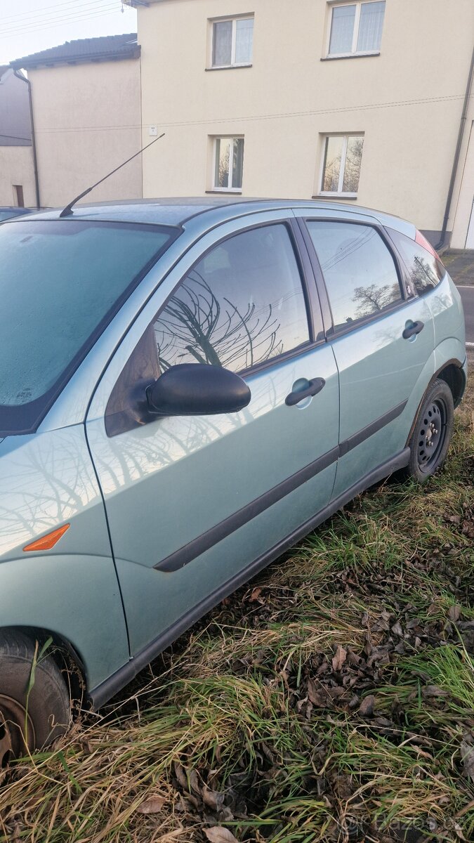 Ford focus 1.8 ghia - 4