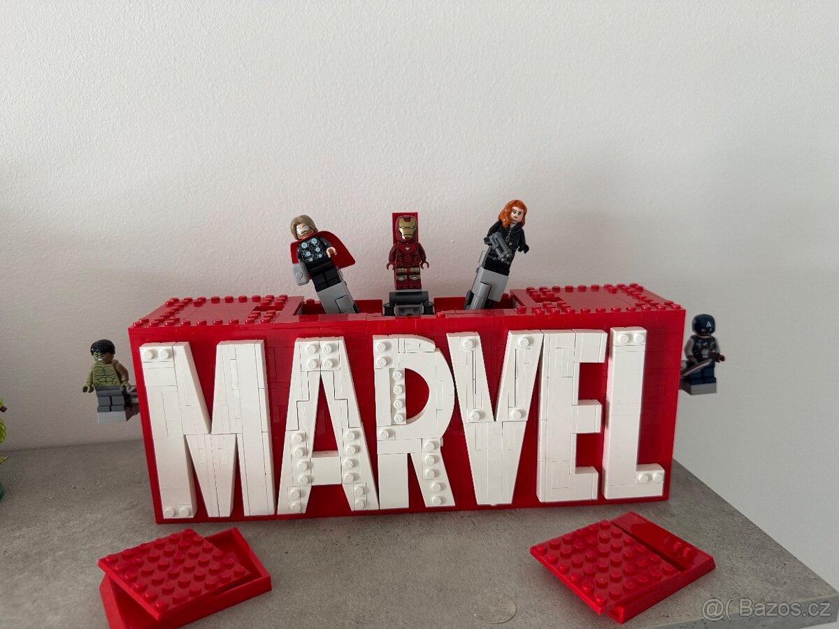 Logo MARVEL a minifigurky - 4