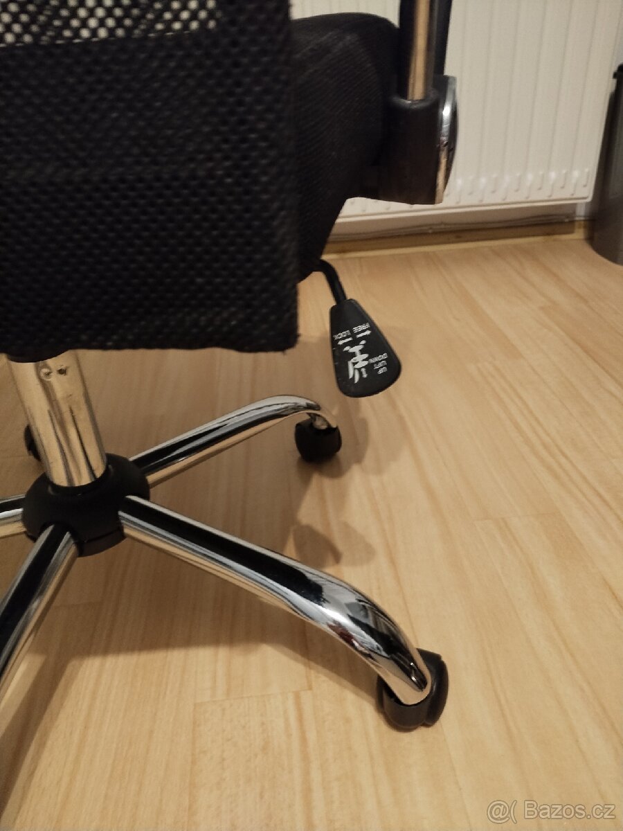 Kancelářské křeslo - 4