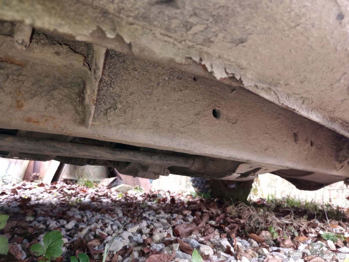 Terrano 2,7 TD automat - 4