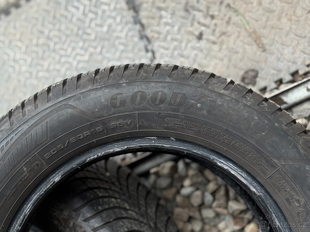 205/60/15 celoroční pár Goodyear - 4