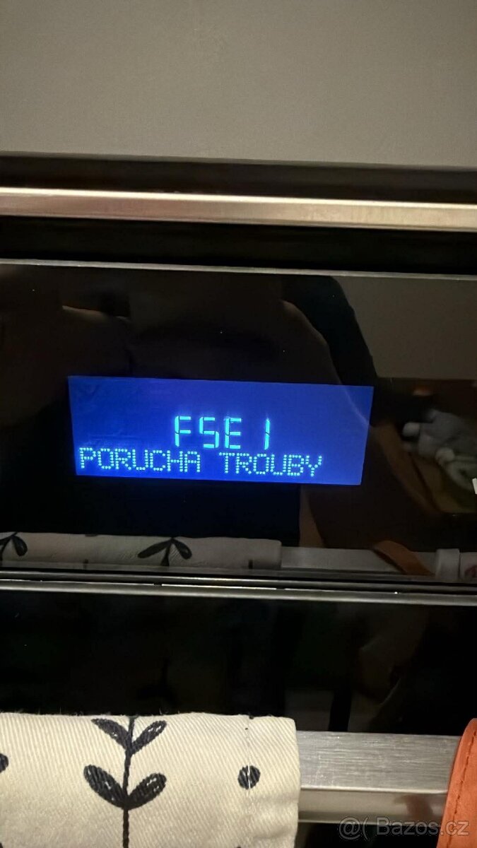 Prodám Whirlpool multifunkční troubu - 4