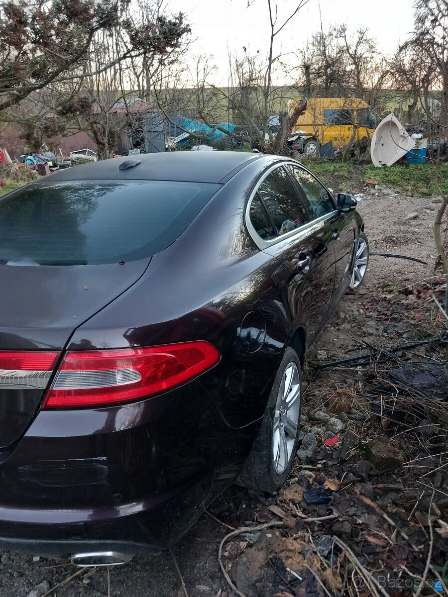 Jaguar XF 3.0 - 4