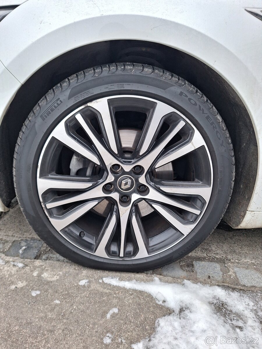 Initiale Paris R19 - 4