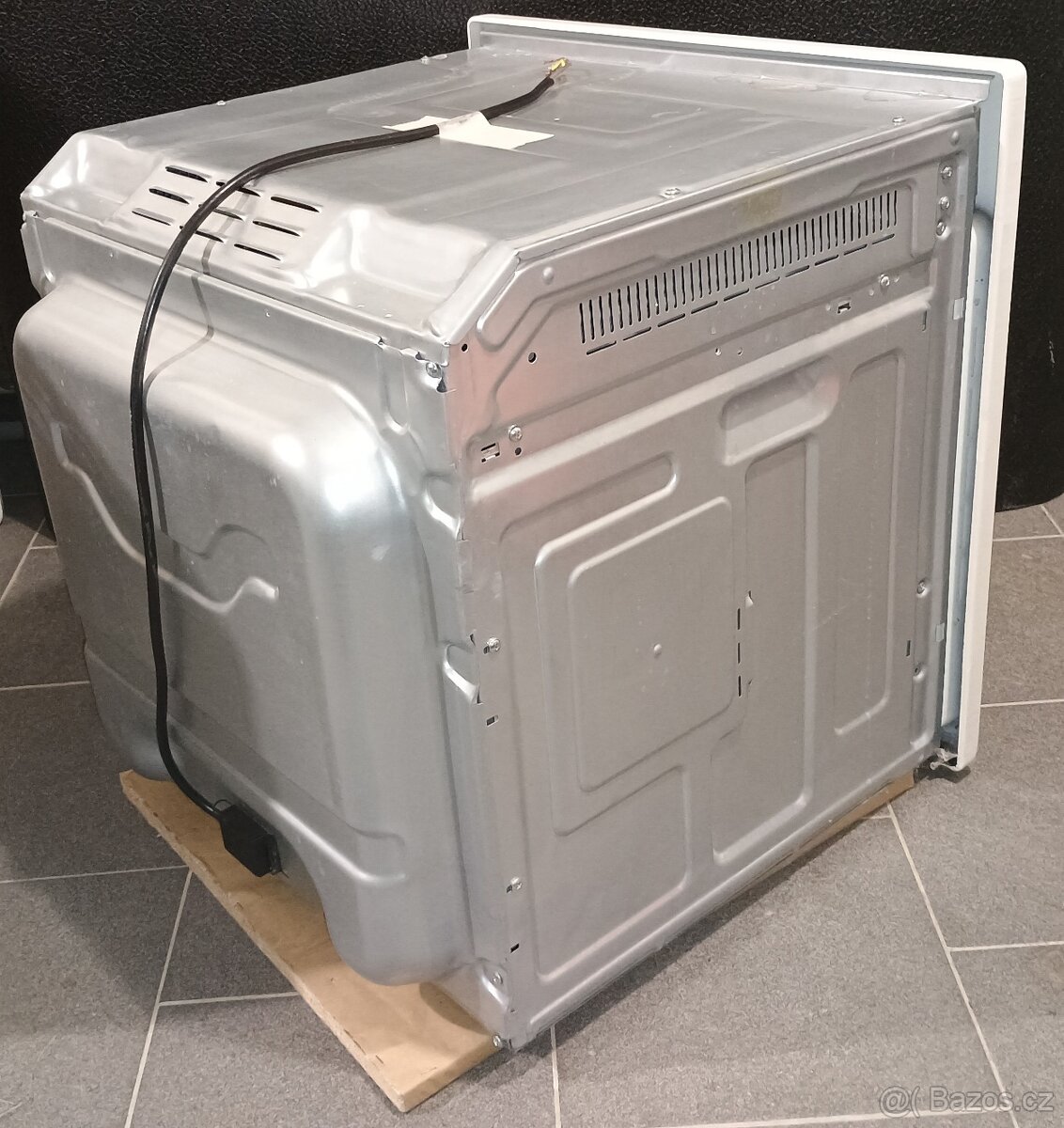 Trouba Hotpoint Ariston v retro stylu - 4