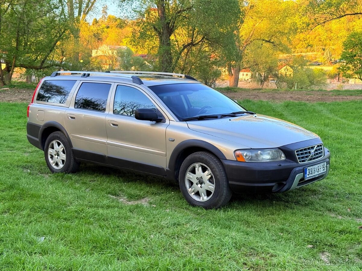 VOLVO XC70 - 4