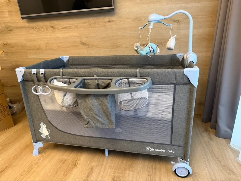 Kinderkraft cestovní postýlka s doplňky - 4