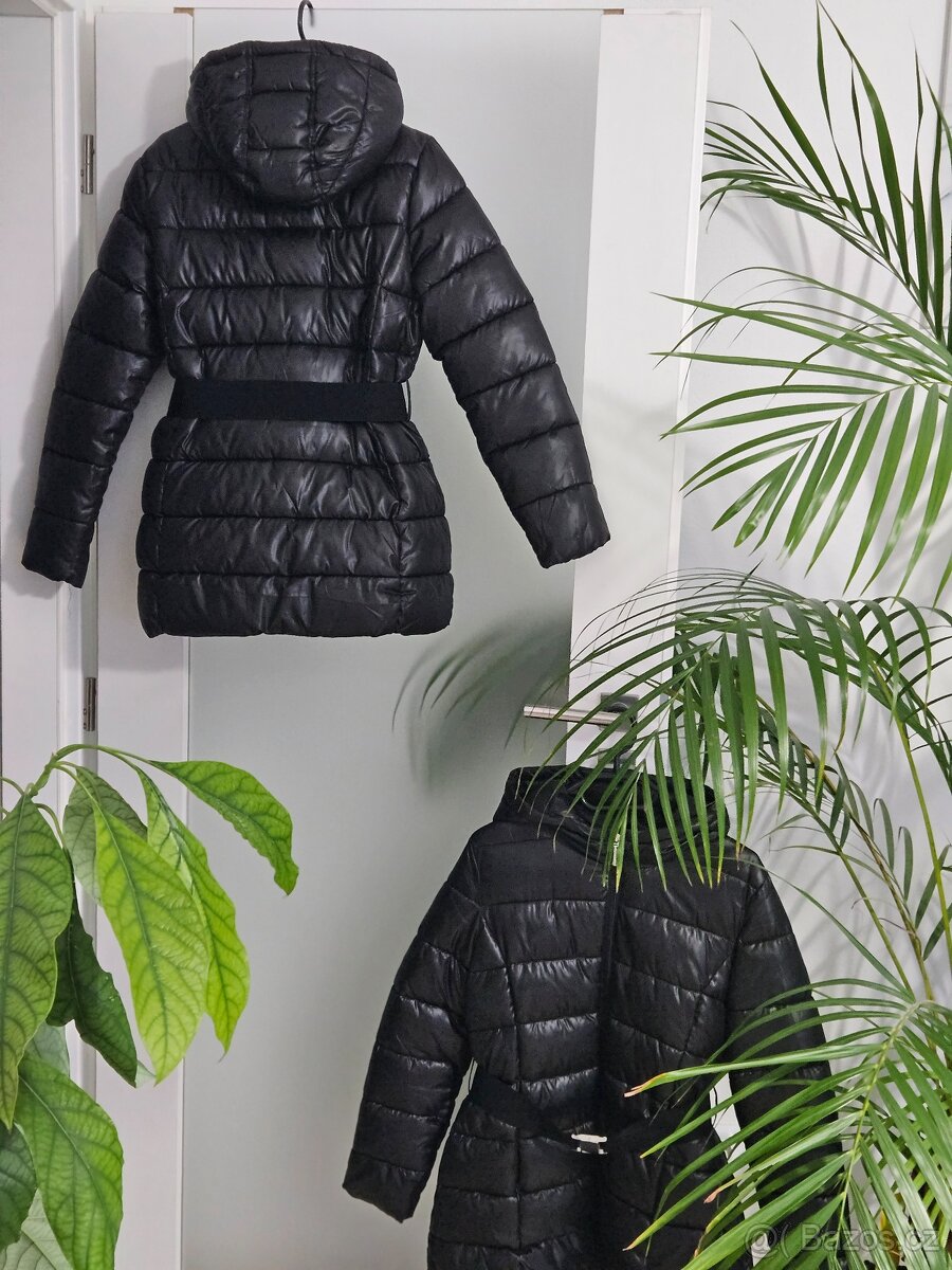 Dlouhá vypasovaná zimní bunda/kabát s páskem černá 14 let - 4