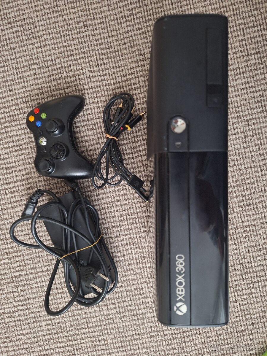 Xbox360 E console - 4
