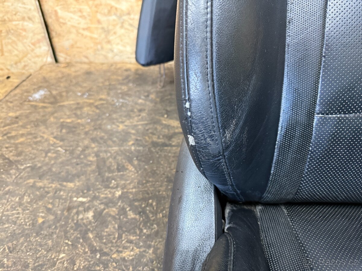 KOŽENÝ INTERIÉR HYUNDAI I40 KOMBI - 4